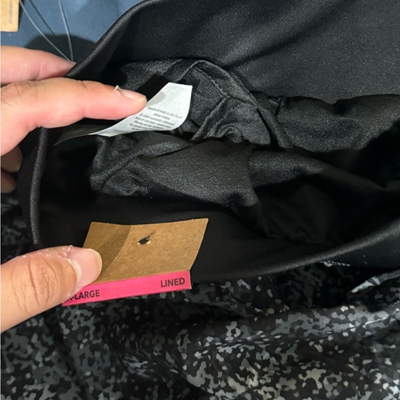 NEW ASICS Running Lined Short size XL - Picture 4 of 7